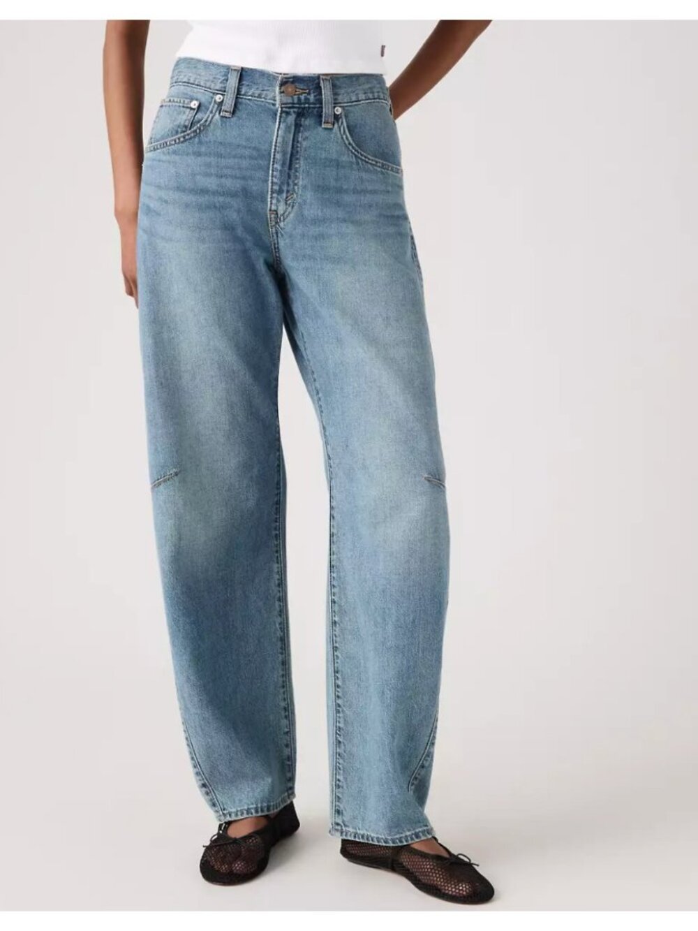New Levi's Women's 28x33 Cinch Barrel Lightweight Jeans Lift Up Medium Wash